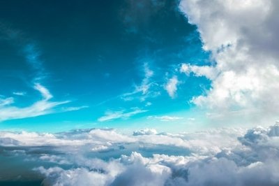 multi-cloud hybrid cloud erp - cloudy sky